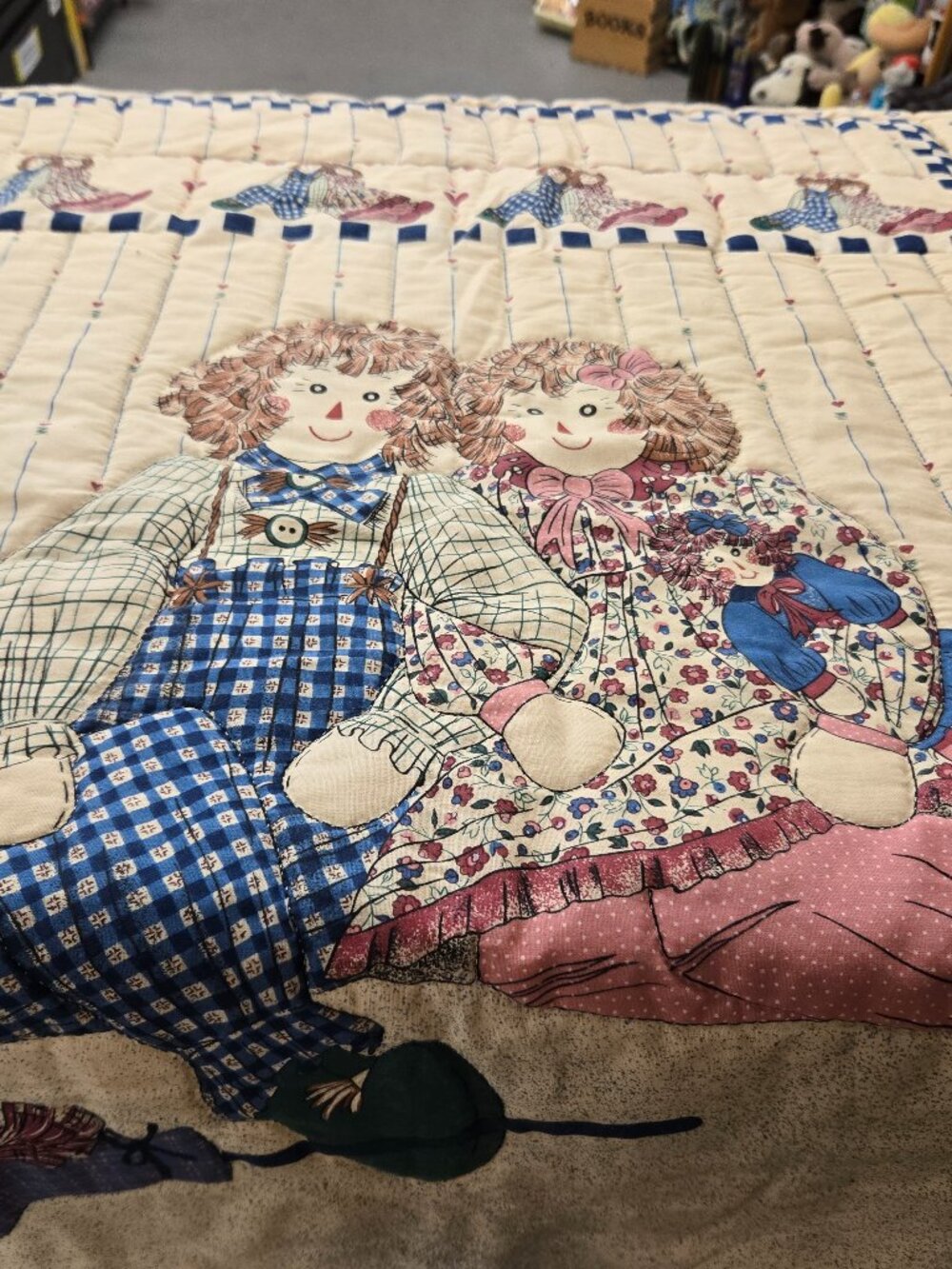 sweet Raggedy Ann & Andy crib or lap sized quilt